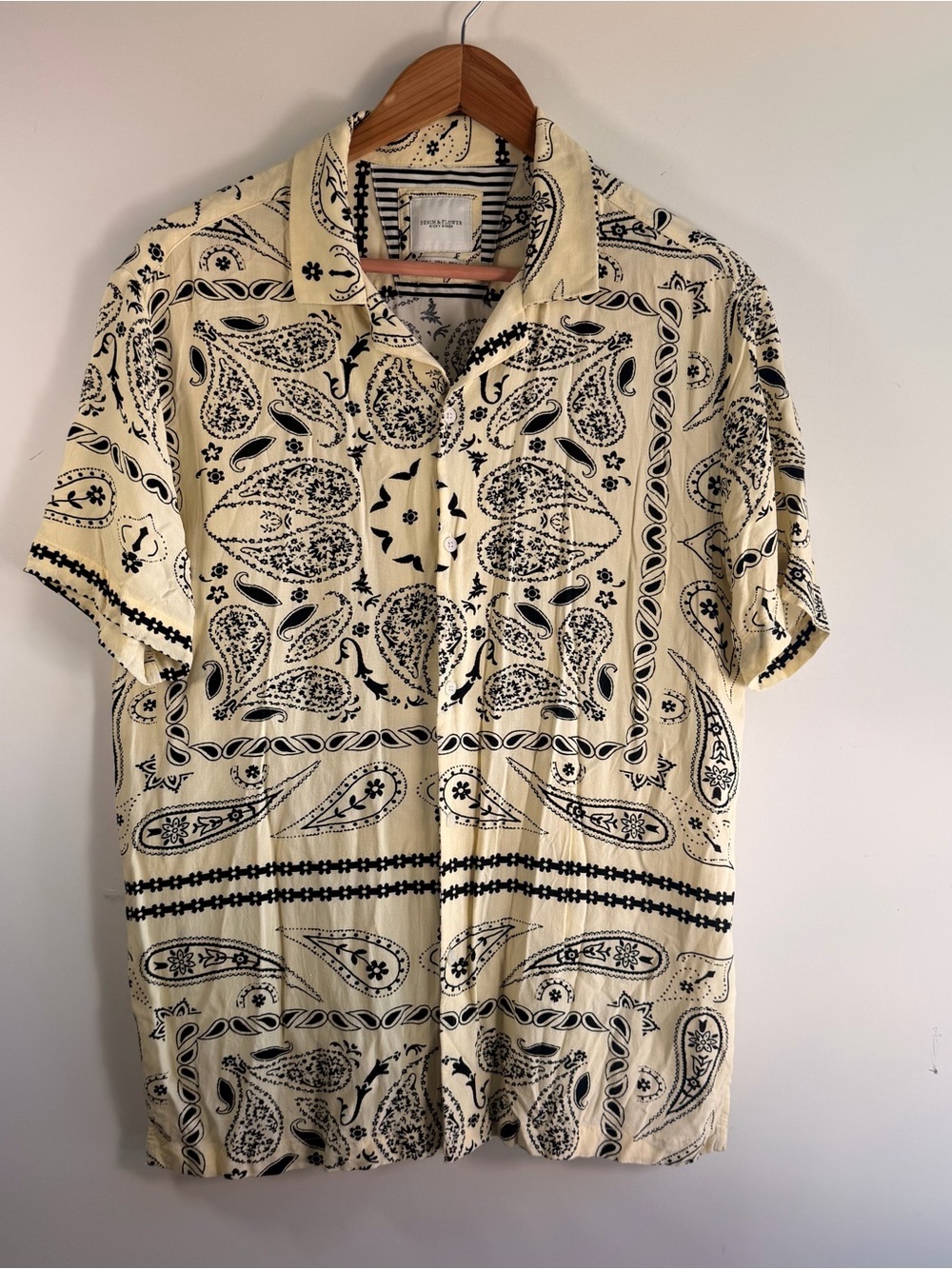 Denim & Flower Cream and Black Paisley Short-Sleeve Button-Down